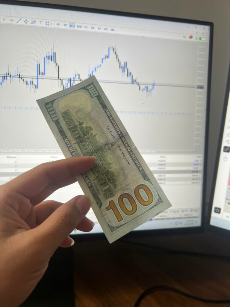 Cầm tờ $10 bạn không dám xé, nhưng lại cháy tài khoản $1.000 dễ dàng. Bài học thực tế về quản lý vốn forex từ trader đã pass payout The5er & FTMO.